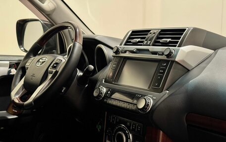 Toyota Land Cruiser Prado 150 рестайлинг 2, 2016 год, 4 050 000 рублей, 11 фотография