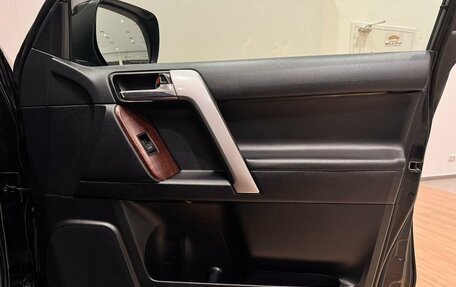 Toyota Land Cruiser Prado 150 рестайлинг 2, 2016 год, 4 050 000 рублей, 22 фотография