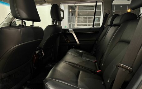 Toyota Land Cruiser Prado 150 рестайлинг 2, 2016 год, 4 050 000 рублей, 38 фотография