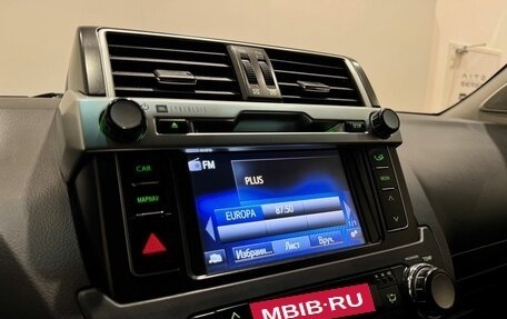 Toyota Land Cruiser Prado 150 рестайлинг 2, 2016 год, 4 050 000 рублей, 26 фотография