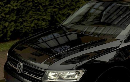 Volkswagen Tiguan II, 2017 год, 2 100 000 рублей, 2 фотография