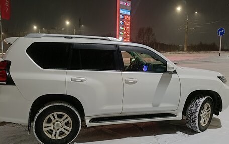 Toyota Land Cruiser Prado 150 рестайлинг 2, 2010 год, 3 000 000 рублей, 7 фотография