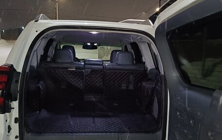 Toyota Land Cruiser Prado 150 рестайлинг 2, 2010 год, 3 000 000 рублей, 4 фотография