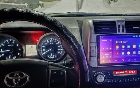 Toyota Land Cruiser Prado 150 рестайлинг 2, 2010 год, 3 000 000 рублей, 10 фотография