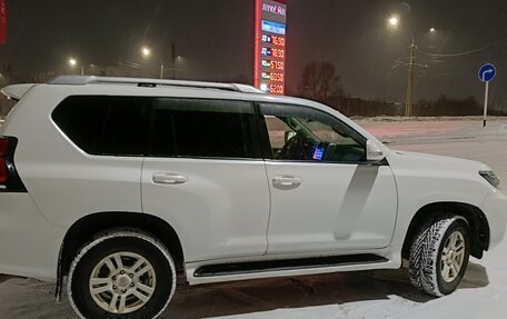 Toyota Land Cruiser Prado 150 рестайлинг 2, 2010 год, 3 000 000 рублей, 13 фотография