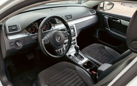 Volkswagen Passat B7, 2012 год, 1 095 000 рублей, 13 фотография