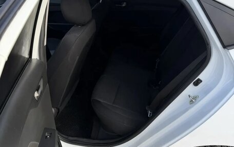 Hyundai Solaris II рестайлинг, 2017 год, 1 090 000 рублей, 10 фотография