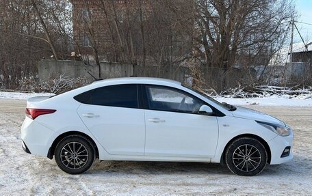 Hyundai Solaris II рестайлинг, 2017 год, 1 090 000 рублей, 5 фотография