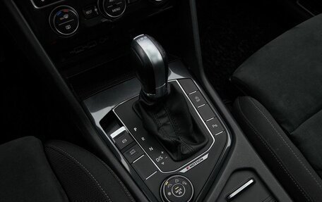 Volkswagen Tiguan II, 2018 год, 3 346 000 рублей, 7 фотография