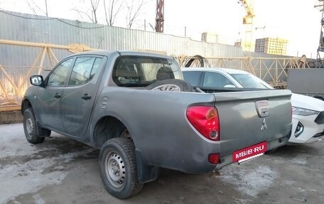 Mitsubishi L200 IV рестайлинг, 2014 год, 980 000 рублей, 4 фотография