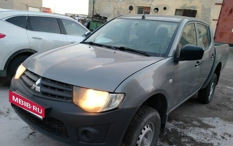 Mitsubishi L200 IV рестайлинг, 2014 год, 980 000 рублей, 2 фотография