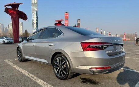 Skoda Superb III рестайлинг, 2022 год, 1 740 000 рублей, 6 фотография