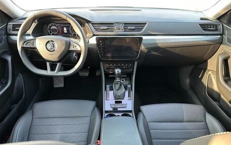 Skoda Superb III рестайлинг, 2022 год, 1 740 000 рублей, 9 фотография