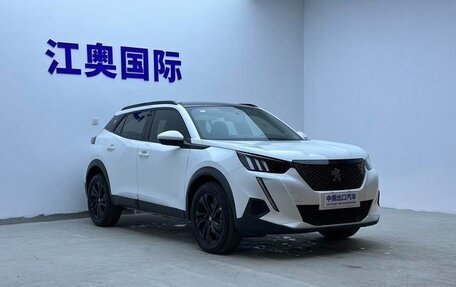 Peugeot 2008 II, 2022 год, 1 250 000 рублей, 3 фотография