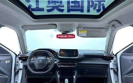 Peugeot 2008 II, 2022 год, 1 250 000 рублей, 8 фотография