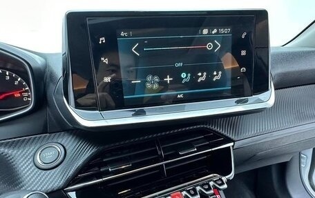 Peugeot 2008 II, 2022 год, 1 250 000 рублей, 11 фотография