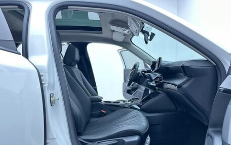 Peugeot 2008 II, 2022 год, 1 250 000 рублей, 14 фотография