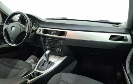 BMW 3 серия, 2011 год, 1 045 000 рублей, 12 фотография