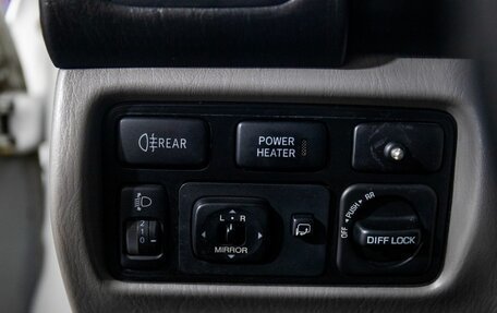 Toyota Land Cruiser 100 рестайлинг 2, 2005 год, 2 422 000 рублей, 15 фотография