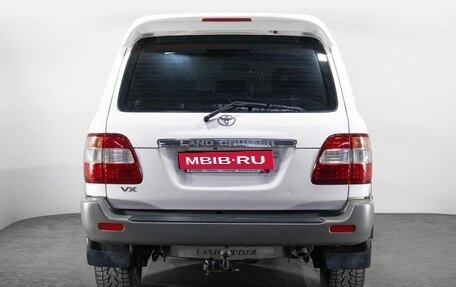 Toyota Land Cruiser 100 рестайлинг 2, 2005 год, 2 422 000 рублей, 4 фотография