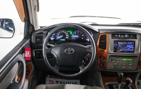Toyota Land Cruiser 100 рестайлинг 2, 2005 год, 2 422 000 рублей, 9 фотография