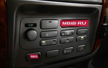 Toyota Land Cruiser 100 рестайлинг 2, 2005 год, 2 422 000 рублей, 13 фотография