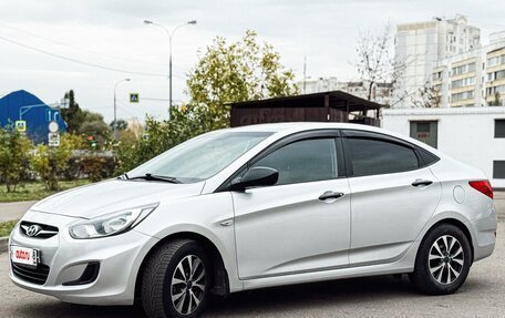Hyundai Solaris II рестайлинг, 2013 год, 777 000 рублей, 2 фотография