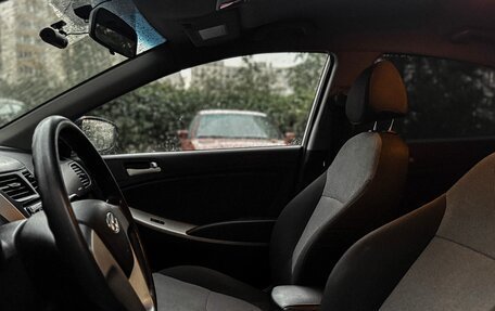 Hyundai Solaris II рестайлинг, 2013 год, 777 000 рублей, 12 фотография