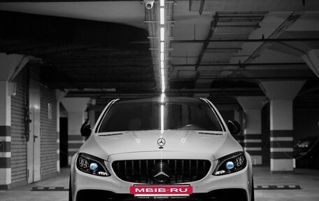 Mercedes-Benz C-Класс, 2015 год, 1 900 000 рублей, 4 фотография