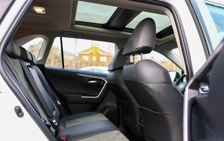 Toyota RAV4, 2025 год, 4 130 000 рублей, 13 фотография