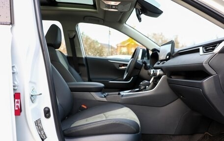 Toyota RAV4, 2025 год, 4 130 000 рублей, 14 фотография