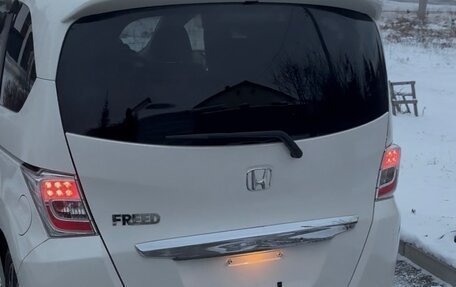 Honda Freed I, 2012 год, 1 300 000 рублей, 2 фотография