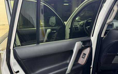 Toyota Land Cruiser Prado 150 рестайлинг 2, 2015 год, 3 570 000 рублей, 11 фотография