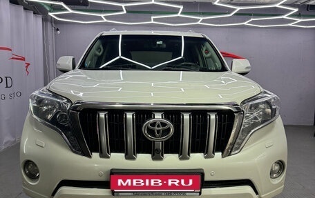 Toyota Land Cruiser Prado 150 рестайлинг 2, 2015 год, 3 570 000 рублей, 4 фотография