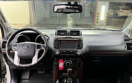 Toyota Land Cruiser Prado 150 рестайлинг 2, 2015 год, 3 570 000 рублей, 12 фотография