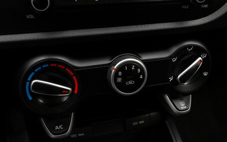 KIA Rio IV, 2018 год, 1 140 000 рублей, 18 фотография