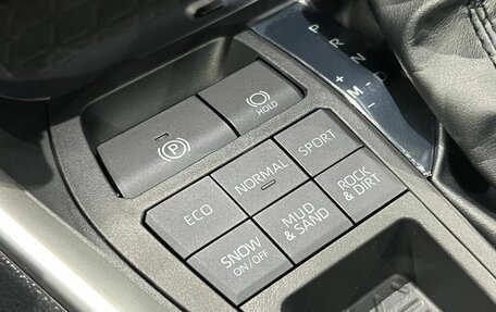 Toyota RAV4, 2025 год, 3 990 000 рублей, 25 фотография