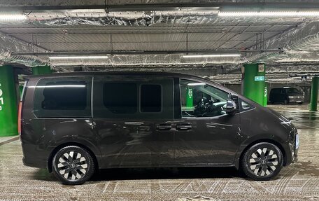 Hyundai Staria, 2023 год, 6 000 000 рублей, 8 фотография