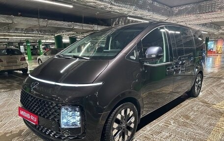 Hyundai Staria, 2023 год, 6 000 000 рублей, 3 фотография