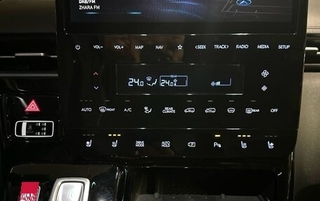 Hyundai Staria, 2023 год, 6 000 000 рублей, 39 фотография