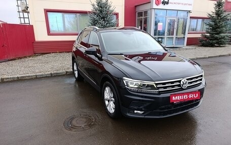 Volkswagen Tiguan II, 2018 год, 2 650 000 рублей, 2 фотография