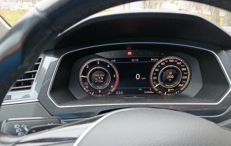 Volkswagen Tiguan II, 2018 год, 2 650 000 рублей, 5 фотография