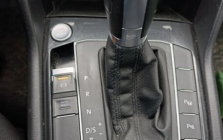 Volkswagen Tiguan II, 2018 год, 2 650 000 рублей, 6 фотография