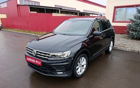 Volkswagen Tiguan II, 2018 год, 2 650 000 рублей, 3 фотография