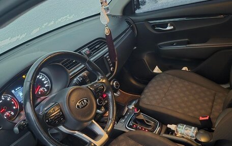 KIA Rio IV, 2017 год, 1 350 000 рублей, 4 фотография