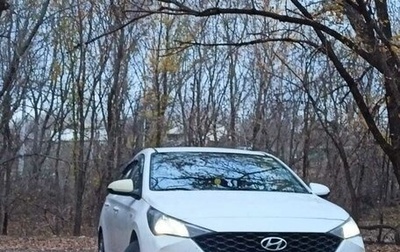 Hyundai Solaris II рестайлинг, 2021 год, 1 370 000 рублей, 1 фотография