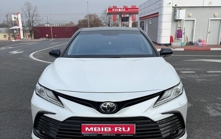 Toyota Camry, 2021 год, 3 300 000 рублей, 1 фотография