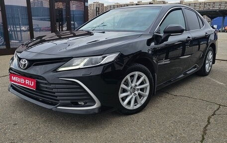 Toyota Camry, 2021 год, 2 450 000 рублей, 1 фотография