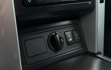 Toyota Land Cruiser Prado 150 рестайлинг 2, 2010 год, 1 900 000 рублей, 14 фотография