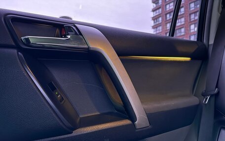 Toyota Land Cruiser Prado 150 рестайлинг 2, 2010 год, 1 900 000 рублей, 18 фотография